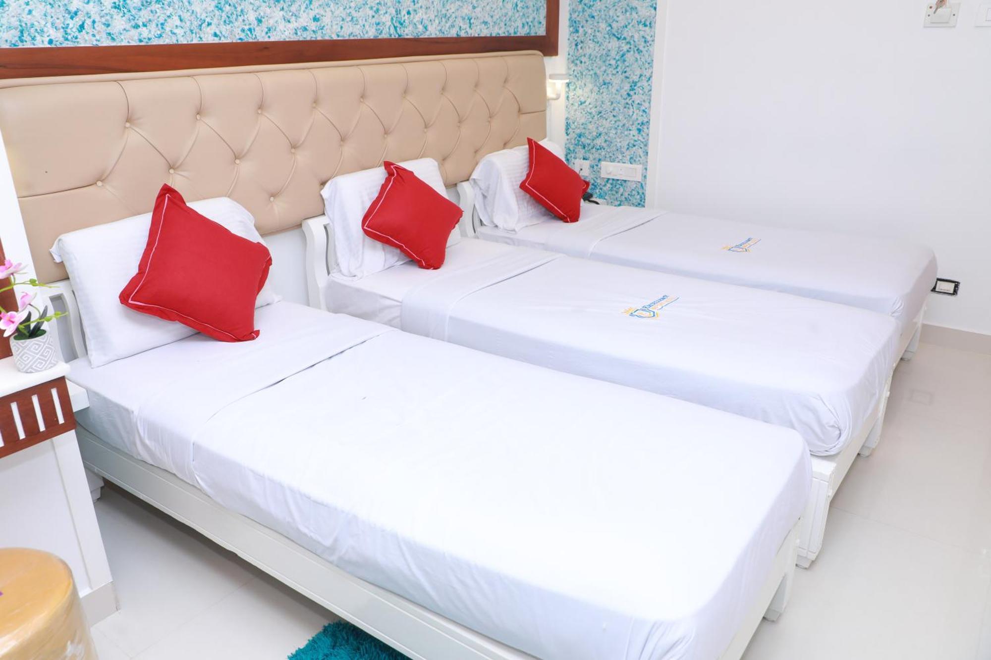 Excellency Airport Hotel Kochi Zewnętrze zdjęcie