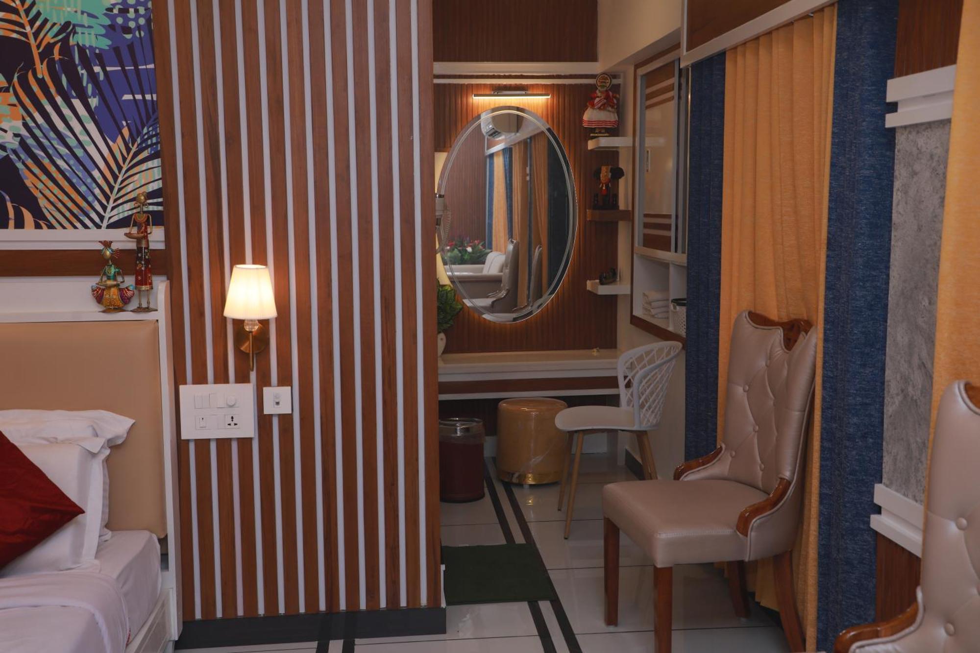 Excellency Airport Hotel Kochi Zewnętrze zdjęcie
