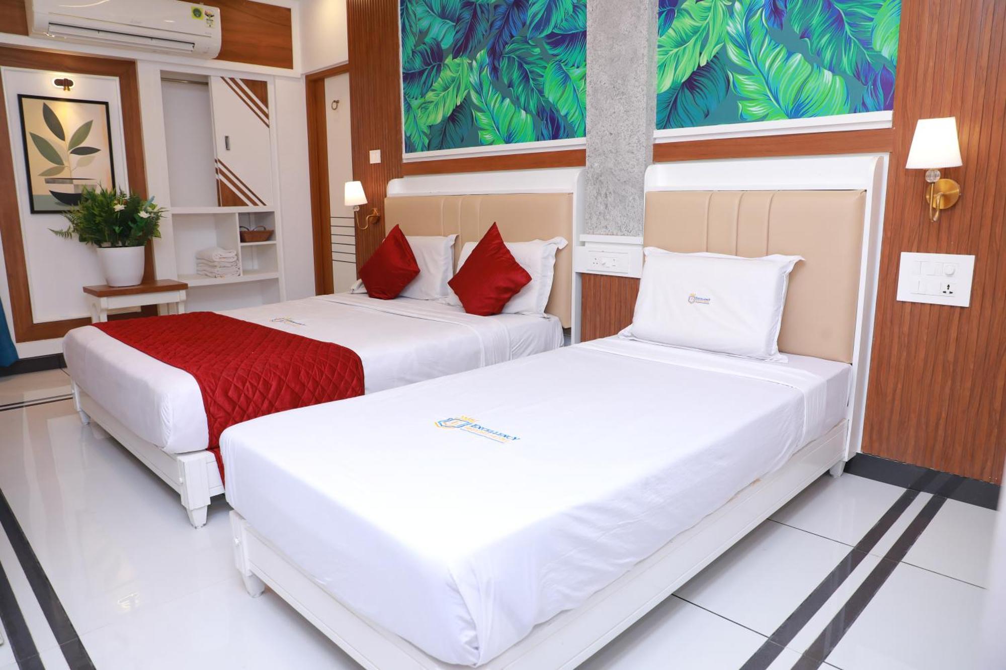 Excellency Airport Hotel Kochi Zewnętrze zdjęcie